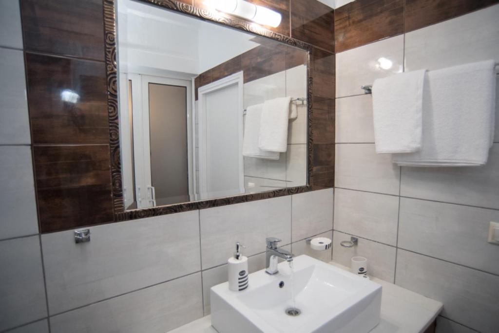 Nicks Cosy Apartment Lefkada City ภายนอก รูปภาพ