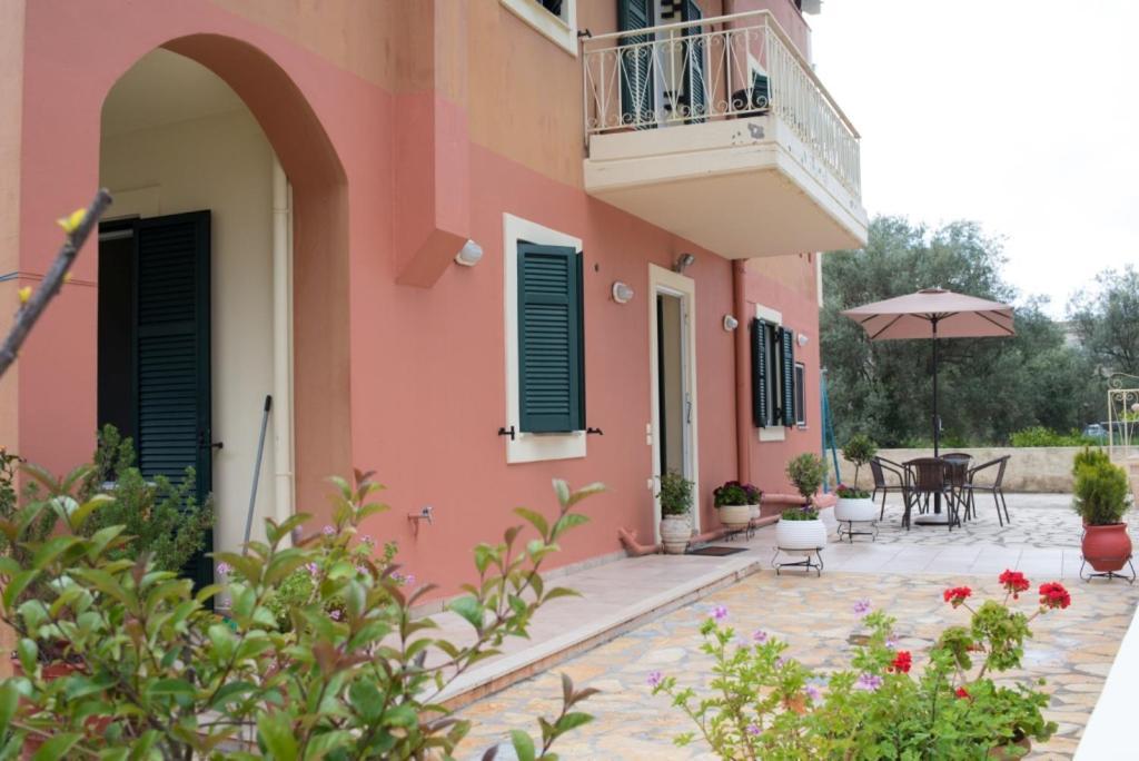 Nicks Cosy Apartment Lefkada City ภายนอก รูปภาพ