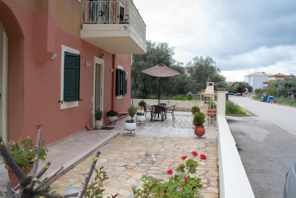 Nicks Cosy Apartment Lefkada City ภายนอก รูปภาพ